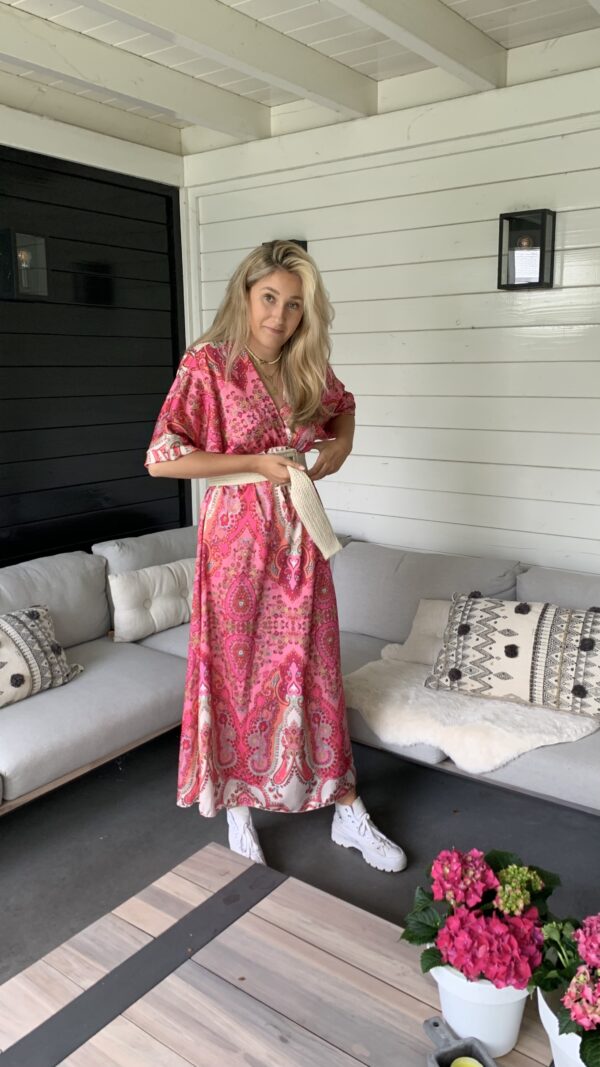 Lange Jurk Roze met bloemen motief - Afbeelding 2