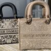 Tas Taupe Fleur D’Amour Geborduurd - Afbeelding 2