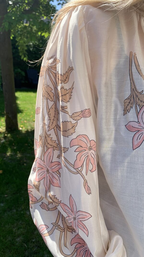 Blouse Ecru met Roze Bloemen - Afbeelding 3