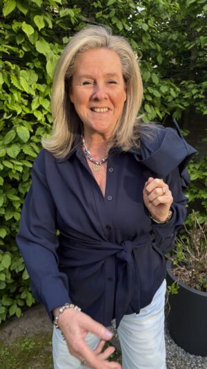 Blouse Donker Blauw met Strik Detail