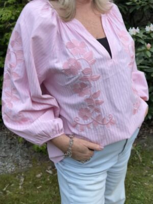 Blouse Roze met Geborduurde Bloemen